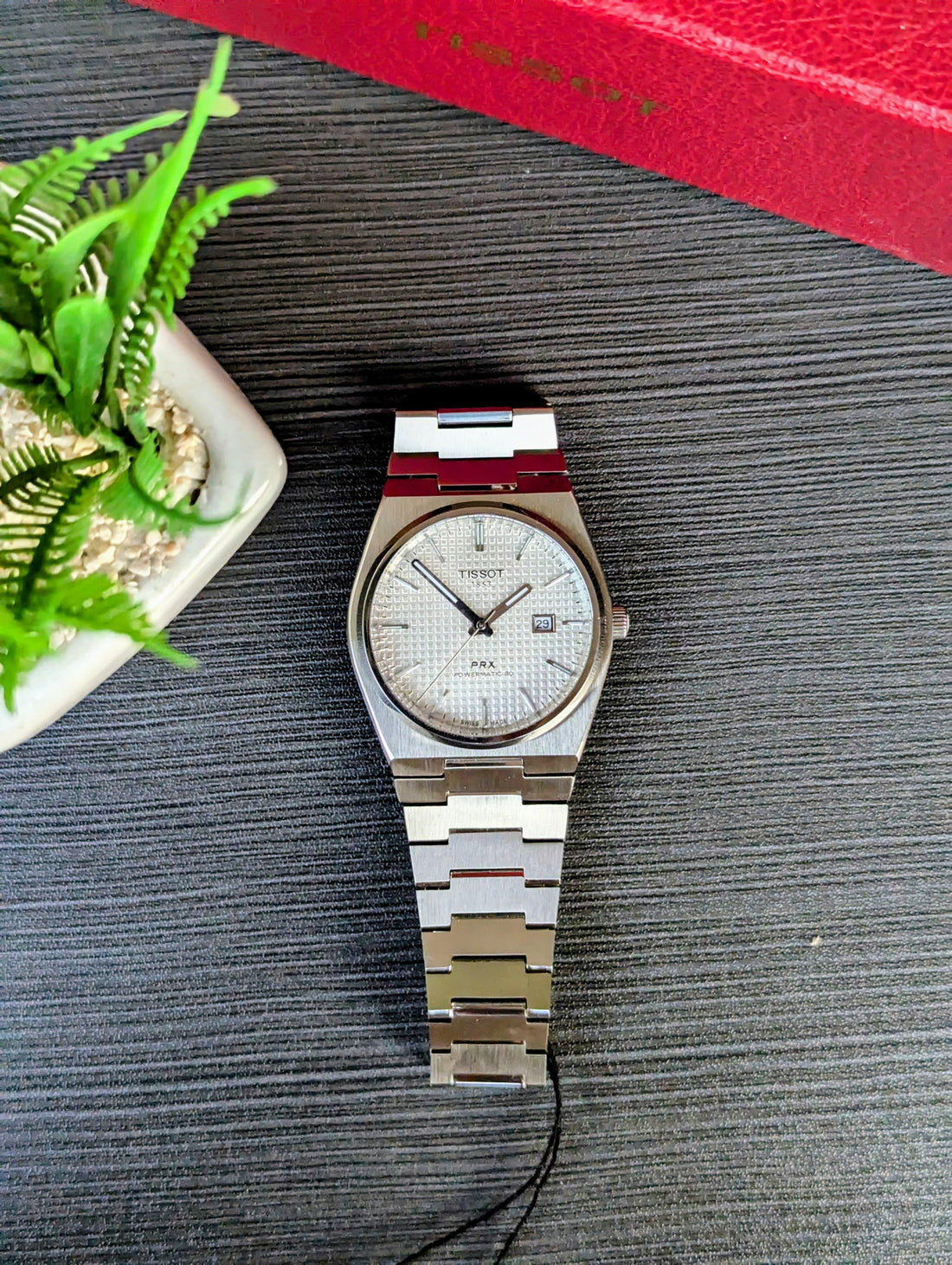 ✨ TST PRX AAA Quartz – Textured White Dial with silver Touch ✨